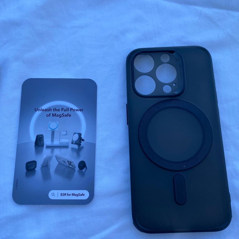 ESR Zero Clear Case for iPhone 15 Pro open box